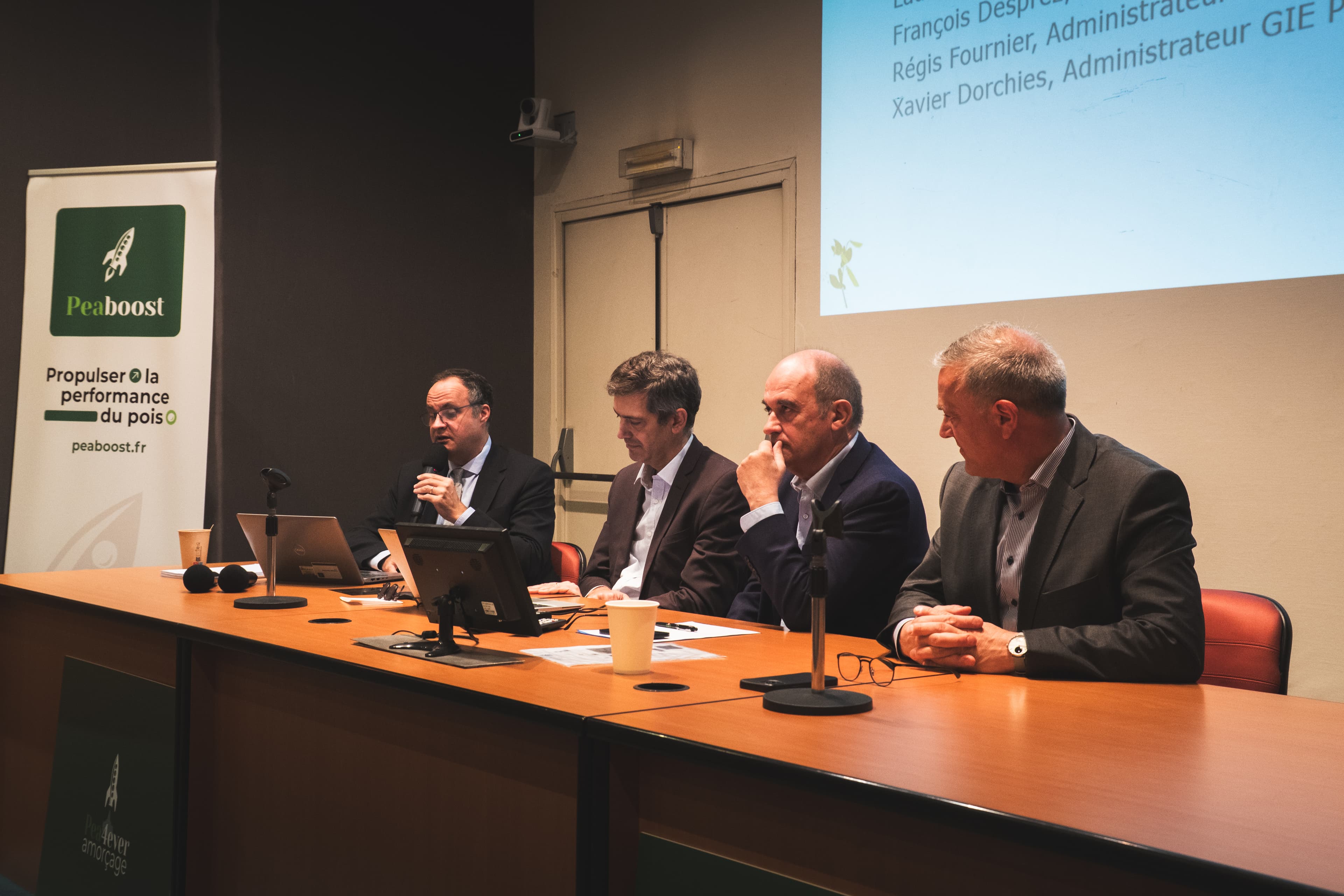 Trois semenciers français unissent leurs forces avec Sofiprotéol et le soutien de la filière oléoprotéagineuse pour accélérer la culture du pois